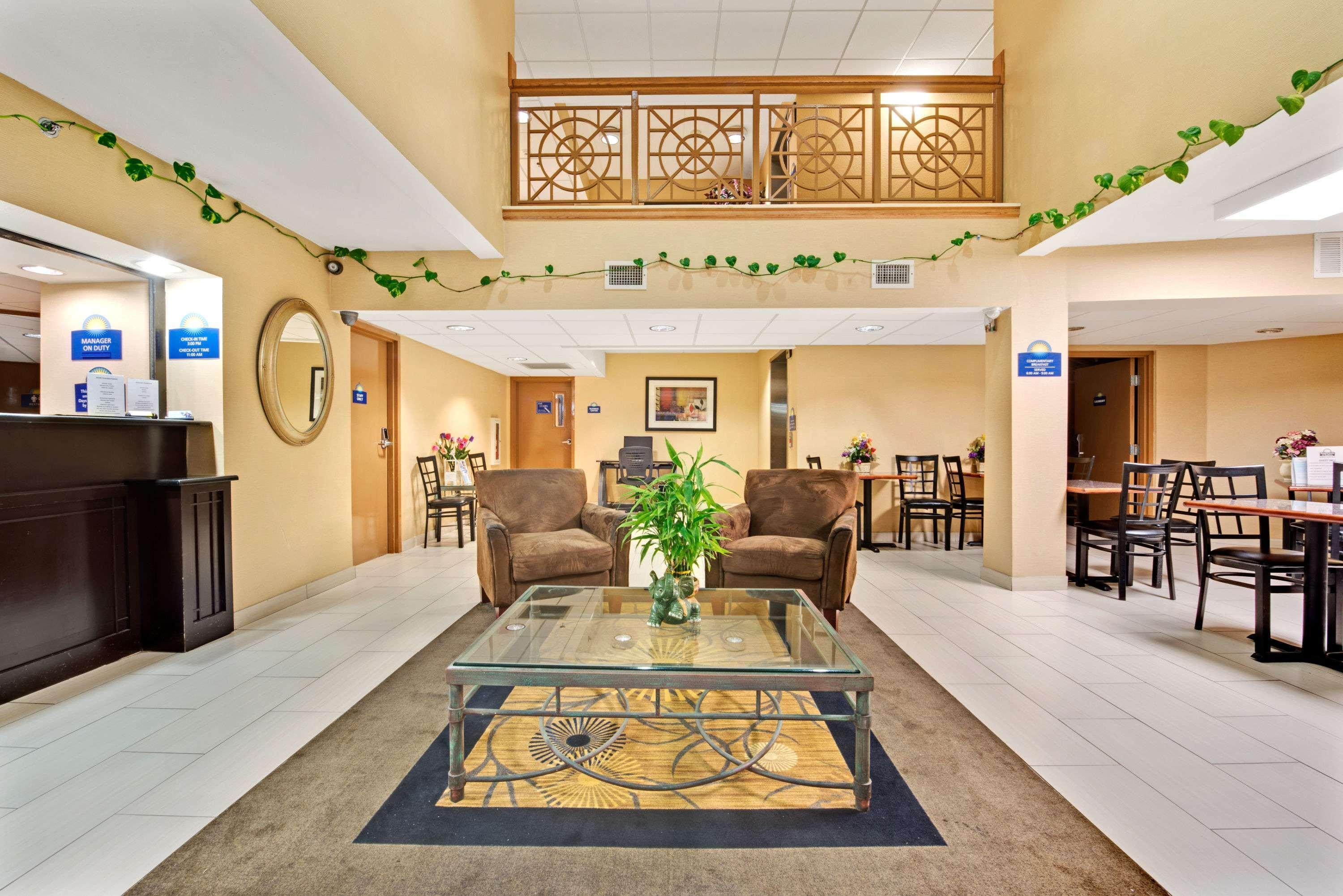 Days Inn & Suites By Wyndham Desoto Exteriér fotografie